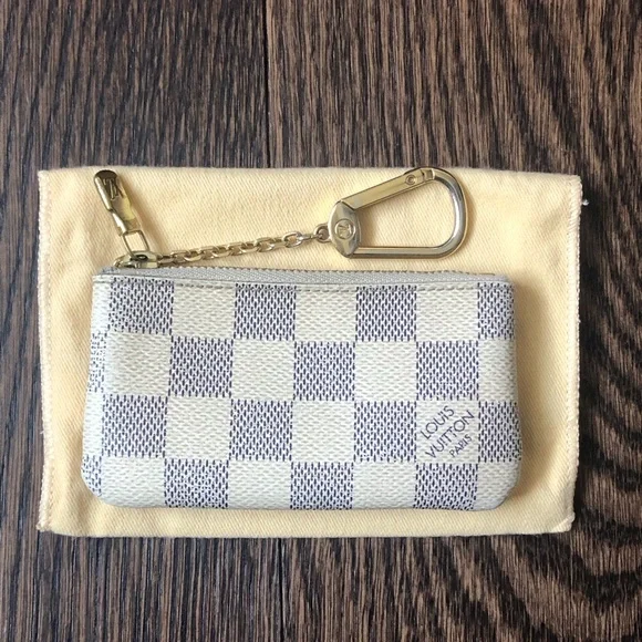 Authentic Louis Vuitton key pouch - Picture 3 of 16